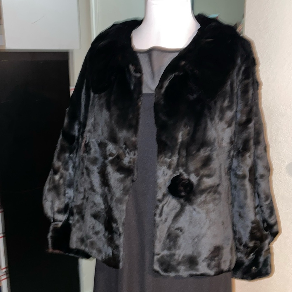 ❤️ Women’s VINTAGE MILTON L. GUMBERT PORTLAND, OREGON Glossy Fur Jacket Soft
